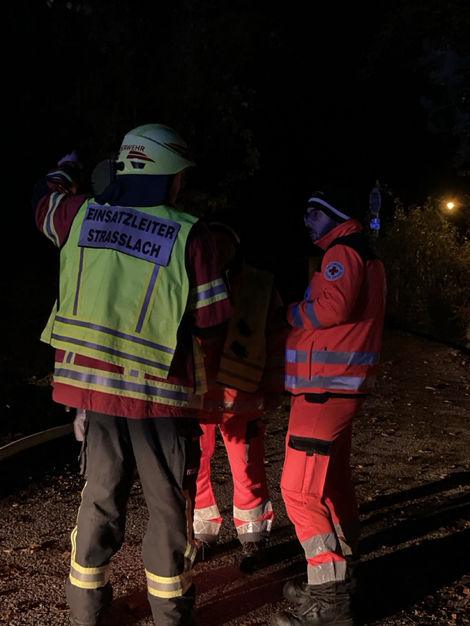 Besprechung der Einsatzleiter