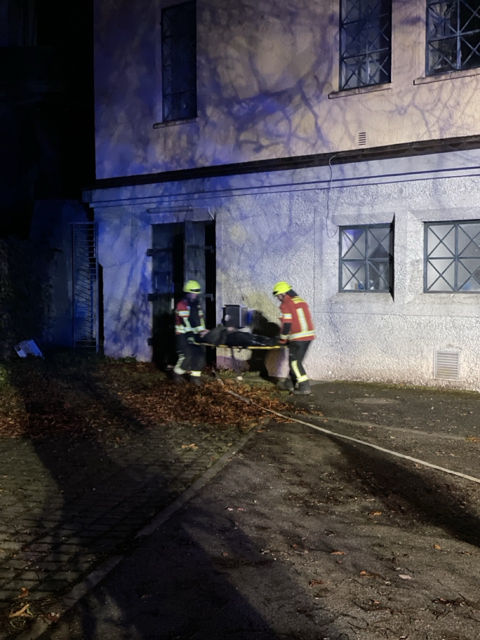 Personenrettung durch Mitglieder der Freiwilligen Feuerwehr