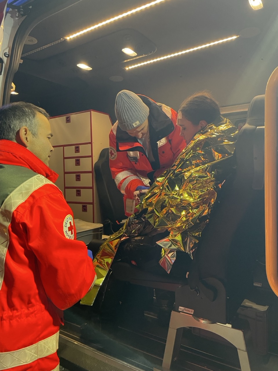 Ein weiterer Grün gesichteter Patient wird versorgt